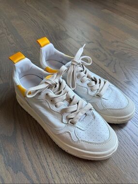 Oncept Women’s phoenix white cloud Sneakers with Yellow Accent 37